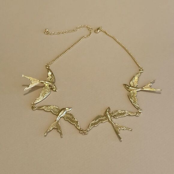 Anthropologie Jewelry - Bird necklace M1291